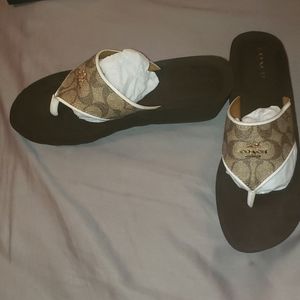 Coach janice khaki wedge flip flops size 8M